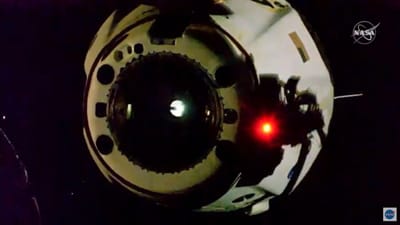Cápsula Crew Dragon a caminho da Estação Espacial Internacional - TVI