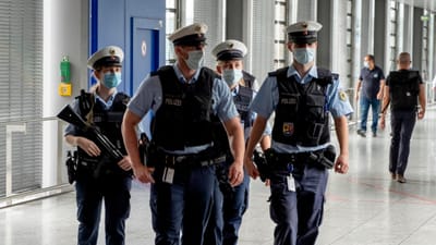 Polícia apanha mulher a viajar com os ossos do marido no aeroporto de Munique - TVI