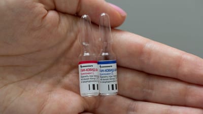 Covid-19: Rússia envia à OMS documentação da sua segunda vacina, a EpiVacCorona - TVI