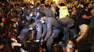 Confrontos em Jerusalém fizeram pelo menos 100 feridos e 44 detidos - TVI