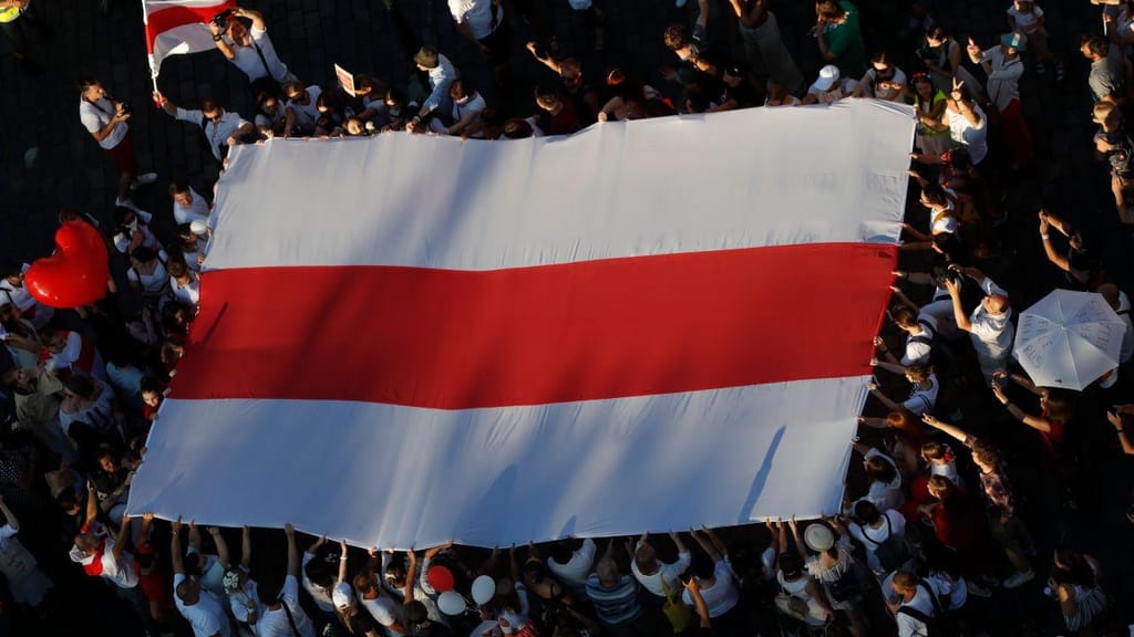 Cerca de 200 mil manifestam-se na Bielorrússia