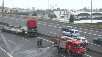 VCI no Porto reaberta no sentido Arrábida-Freixo três horas após despiste de camião - TVI