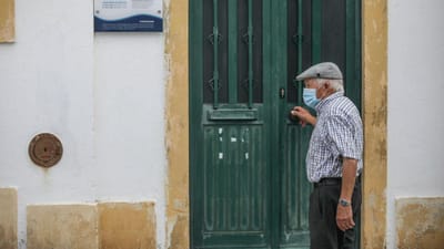 Covid-19: surto em Mora mantém 62 casos mas surge um infetado na freguesia de Cabeção - TVI