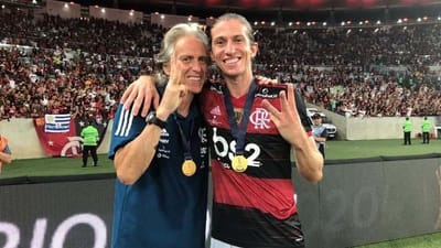 Filipe Luís: «Jesus é o treinador do futebol total, o treinador perfeito» - TVI