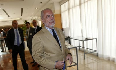 Presidente do Nápoles infetado com covid-19 - TVI