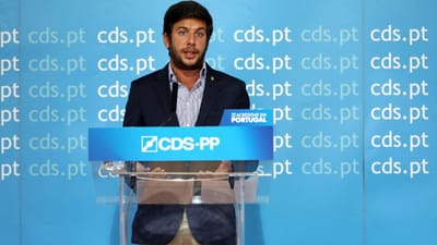 CDS critica PS por considerar que “os portugueses têm obrigação de pagar o buraco financeiro da TAP” - TVI