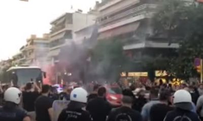 VÍDEO: multidão recebe PAOK à chegada para o jogo com o Benfica - TVI