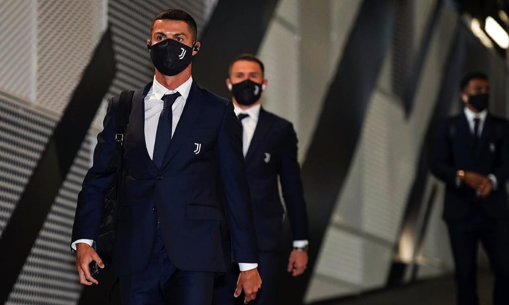 Cristiano Ronaldo chega ao estádio para o jogo com a Sampdoria (foto: Juventus)