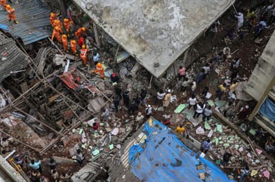 Balanço final de 41 mortos após desabamento de prédio na Índia - TVI