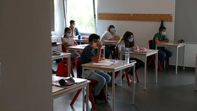 Covid-19: Fenprof diz que já são mais de 330 as escolas com casos positivos - TVI