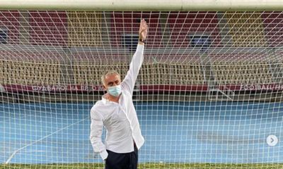 Mourinho brinca com a baliza do adversário: «Pensava que tinha crescido» - TVI