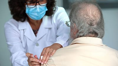 Ordem dos Médicos apela à vacinação para a gripe sazonal dos mais frágeis - TVI
