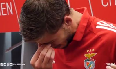 VÍDEO: as lágrimas de Rúben Dias na despedida do Benfica - TVI
