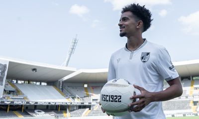 V. Guimarães vence Tondela em jogo-treino após saída de Tiago - TVI