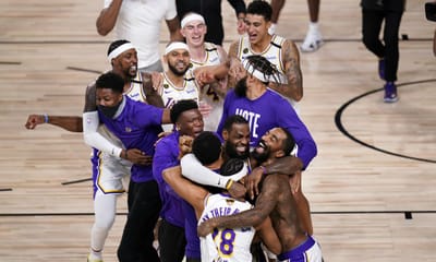 Lakers esqueceram-se Quinn Cook no pavilhão após a conquista do título - TVI
