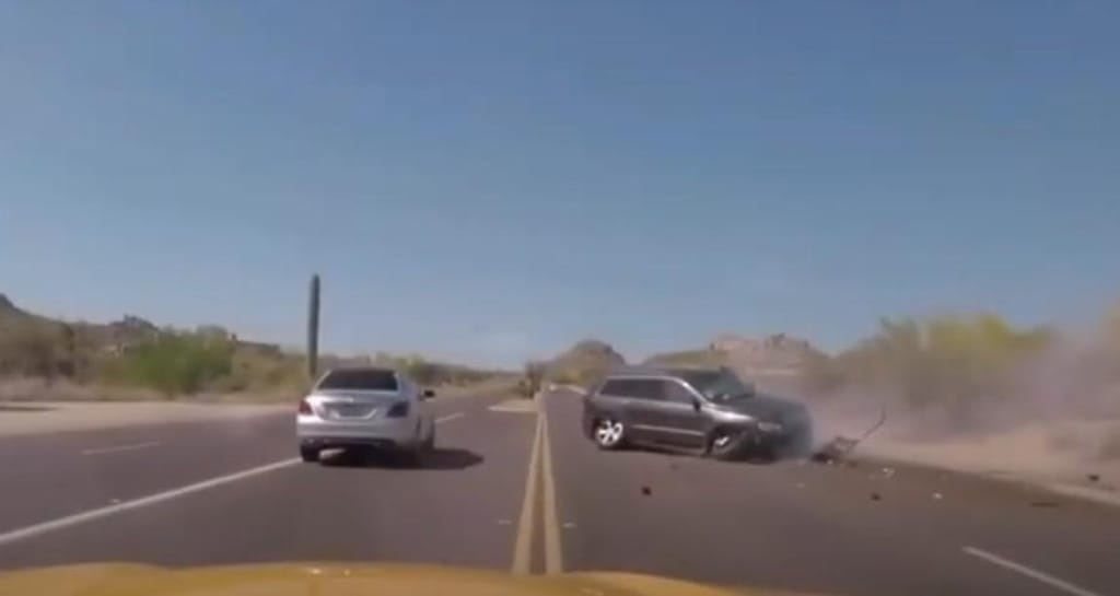 Acidente com um SUV (Reprodução Youtube)