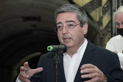 Covid-19: presidente da Câmara da Covilhã testa positivo e entra em confinamento - TVI