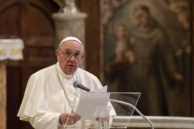 Papa criticou quem vai à missa apenas para dar uma boa imagem social - TVI