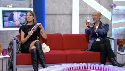 Ana Garcia Martins traz «salário» em gomas para os comentadores - Big Brother