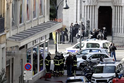 Detido suspeito de ter baleado padre ortodoxo no interior de igreja em França - TVI