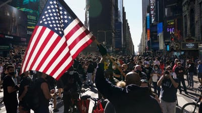 Norte-americanos celebram a vitória de Joe Biden nas ruas - TVI