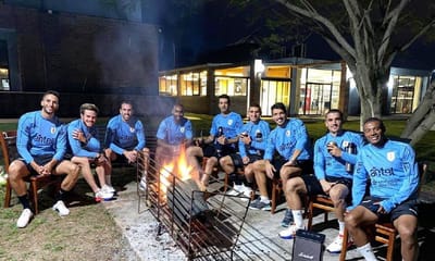 Seleção uruguaia originou surto de covid-19: «Facilitámos, é verdade» - TVI