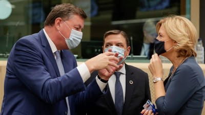 Covid-19: ministro dinamarquês demite-se devido ao caso do abate de visons - TVI