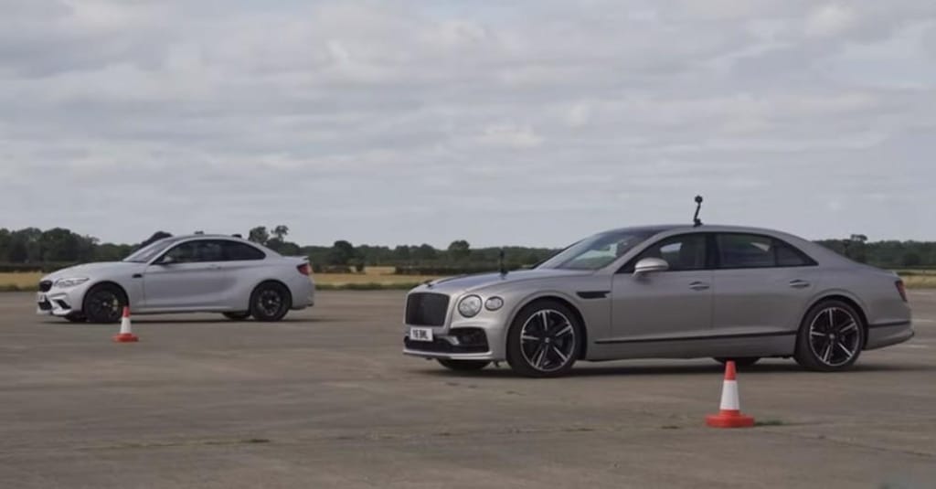 Bentley Flying Spur Vs BMW M2 CS (Reprodução Youtube Carwow)