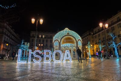 Já há luzes de Natal a iluminar as ruas da cidade de Lisboa - TVI