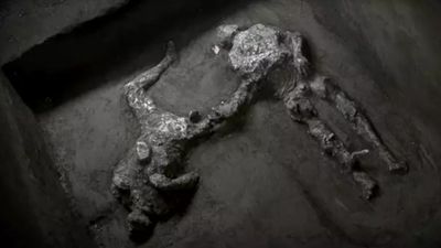 Pompeia: descobertos dois corpos com quase dois mil anos - TVI