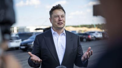 Ações da Tesla caem após pergunta de Elon Musk no Twitter - TVI