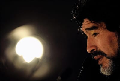 Justiça abre inquérito à morte de Maradona - TVI