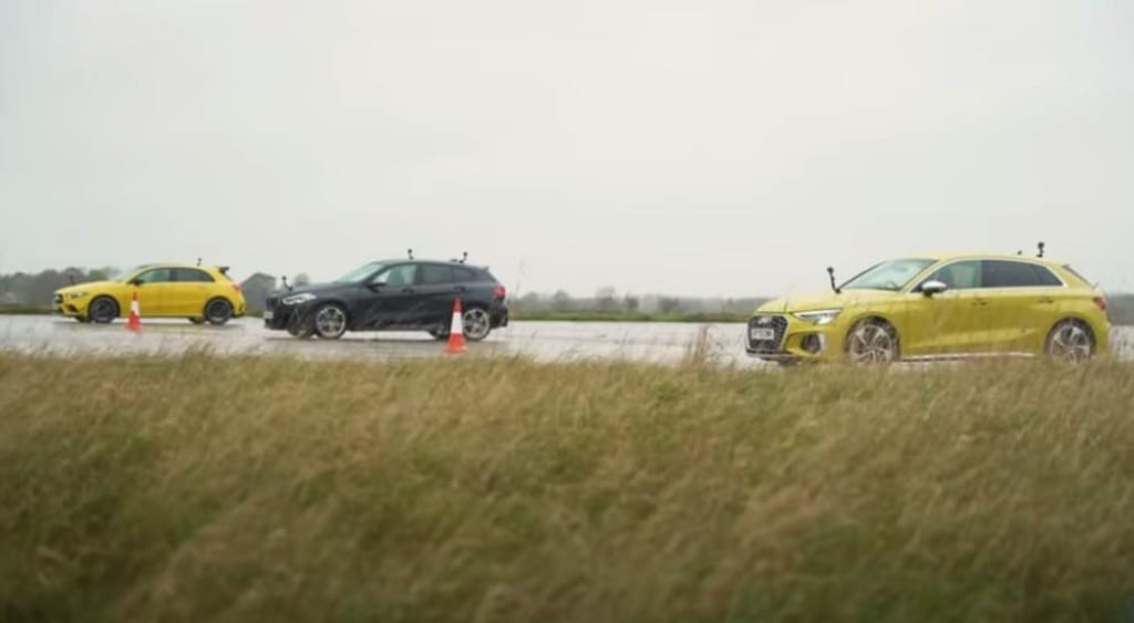 Drag race Audi S3 vs BMW M135i vs Mercedes-AMG A35 (Reprodução Youtube Carwow)