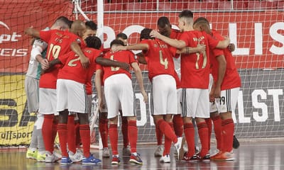 Futsal: Benfica vence por 15-2 - TVI