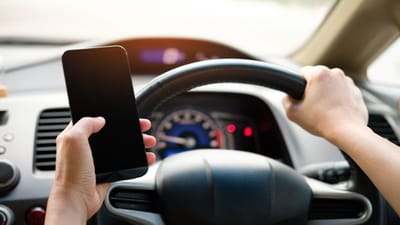 Mais de 300 condutores detetados a usar o telemóvel durante a condução - TVI