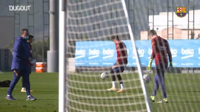 VÍDEO: Trincão e Riqui Puig mostram truques no treino do Barça - TVI
