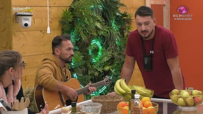 Carina provoca Jéssica e Renato: «Cheirou-vos a comidinha?» - Big Brother