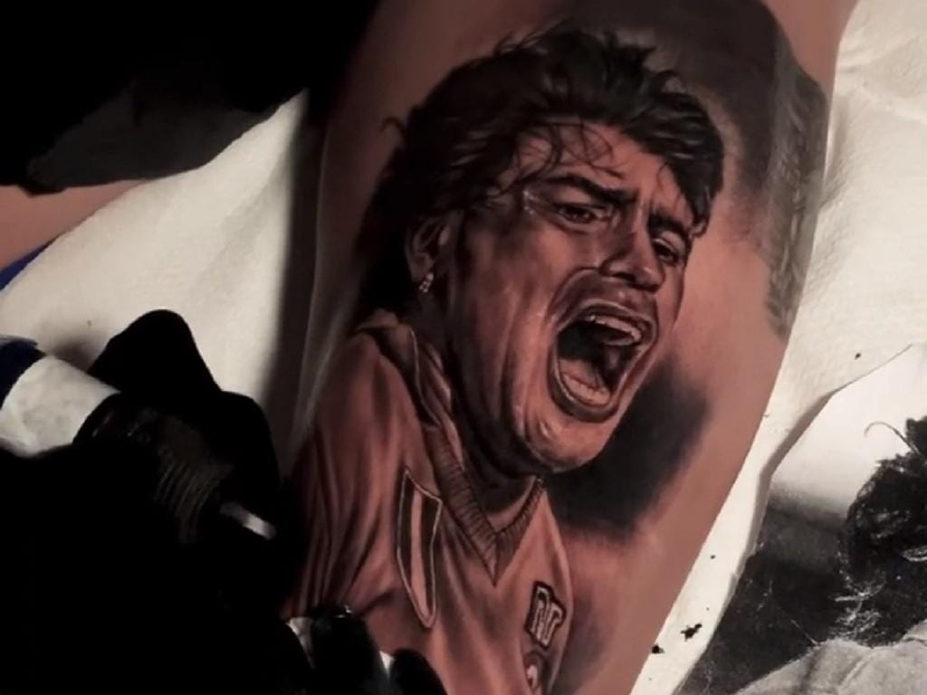 Tatuagem de Insigne em homenagem a Maradona