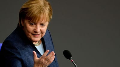 Merkel defende CDU ao centro antes da eleição de novo líder - TVI