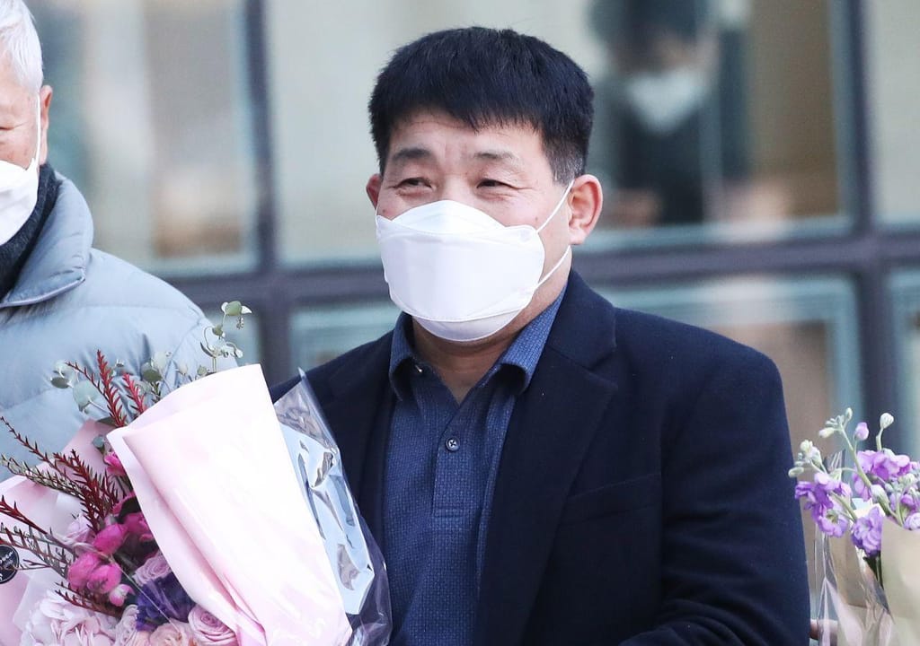 Yoon Seong-yeo sai em liberdade 20 anos depois de ser condenado injustamente