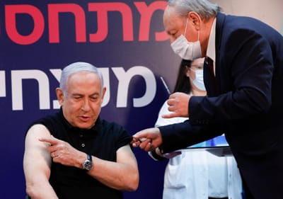 Covid-19: Netanyahu inaugura campanha de vacinação nacional em Israel - TVI