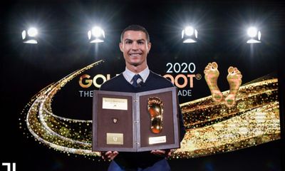 FOTOS: Cristiano Ronaldo recebeu o prémio «Golden Foot» - TVI