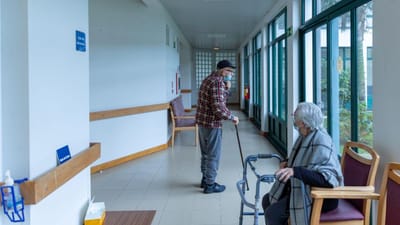Covid-19: incidência de novas infeções nos mais idosos com tendência crescente em Portugal - TVI