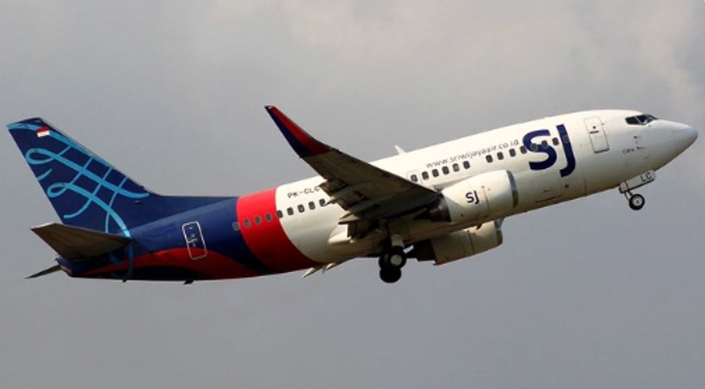 Avião desaparece na Indonésia
