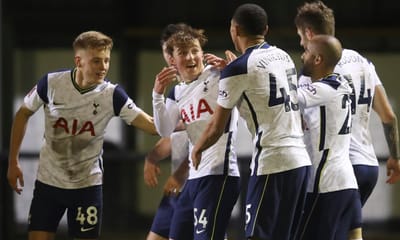 VÍDEO: o mais novo de sempre no Tottenham marcou na estreia - TVI