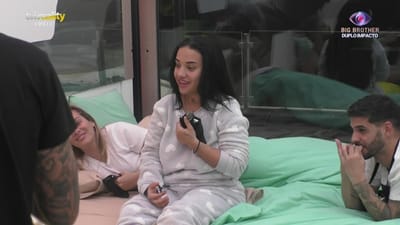 Joana Diniz para Hélder: «Há alguma forma de teres intimidade comigo?» - Big Brother