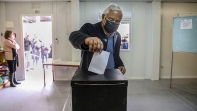 Presidenciais: Costa apela ao voto apesar de demorar "mais um bocadinho" - TVI
