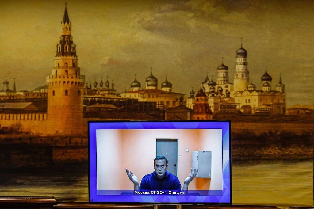 Alexei Navalny ouvido por tribunal de Moscovo