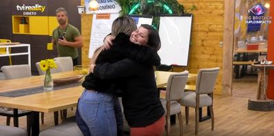 Noélia dá abraço sentido a Joana: «Obrigado por colaborares em tudo» - Big Brother