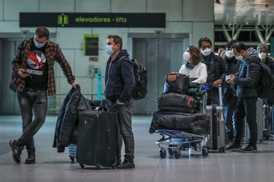 Covid-19: movimento de passageiros nos aeroportos caiu 69,4% em 2020 - TVI
